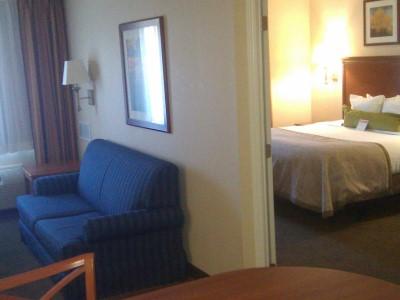 Candlewood Suites Fredericksburg By Ihg Esterno foto