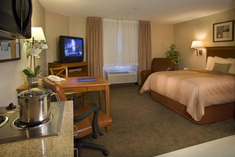 Candlewood Suites Fredericksburg By Ihg Esterno foto